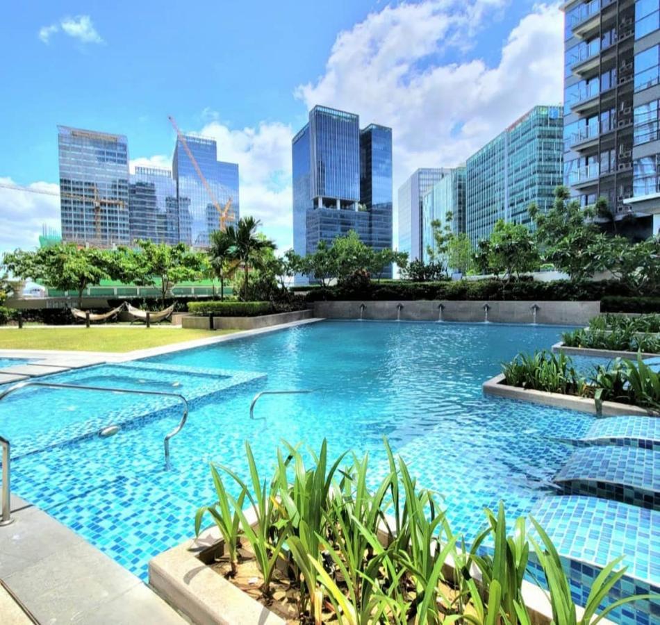 Uptown Parksuites Tower 1 Bgc Taguig Extérieur photo